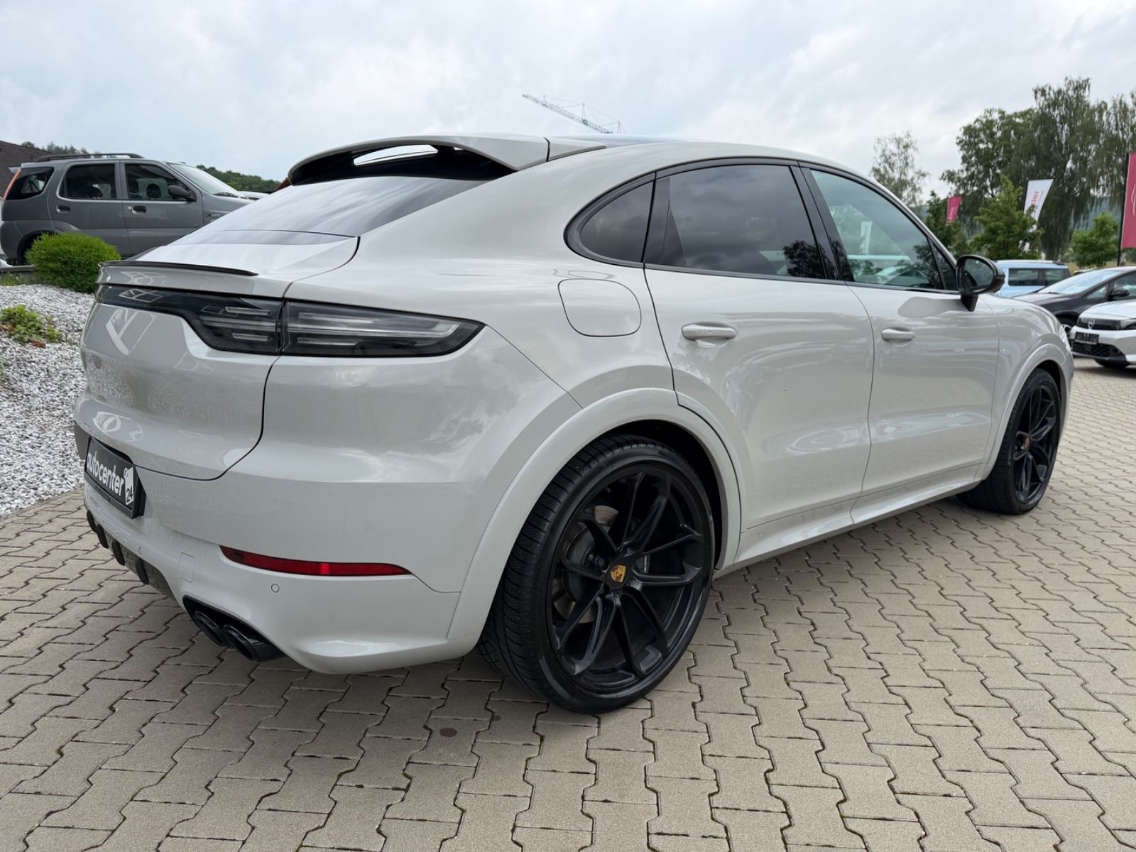 Fahrzeugabbildung Porsche Cayenne Coupe°Kreide°Sportpaket°AHK°Carbon°22Zol