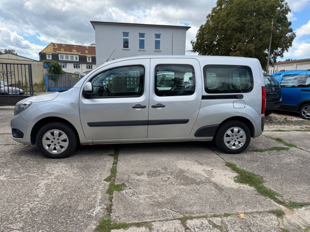 Citan Kombi 111 CDI extralang, 7 Sitze, AHK Bild 3