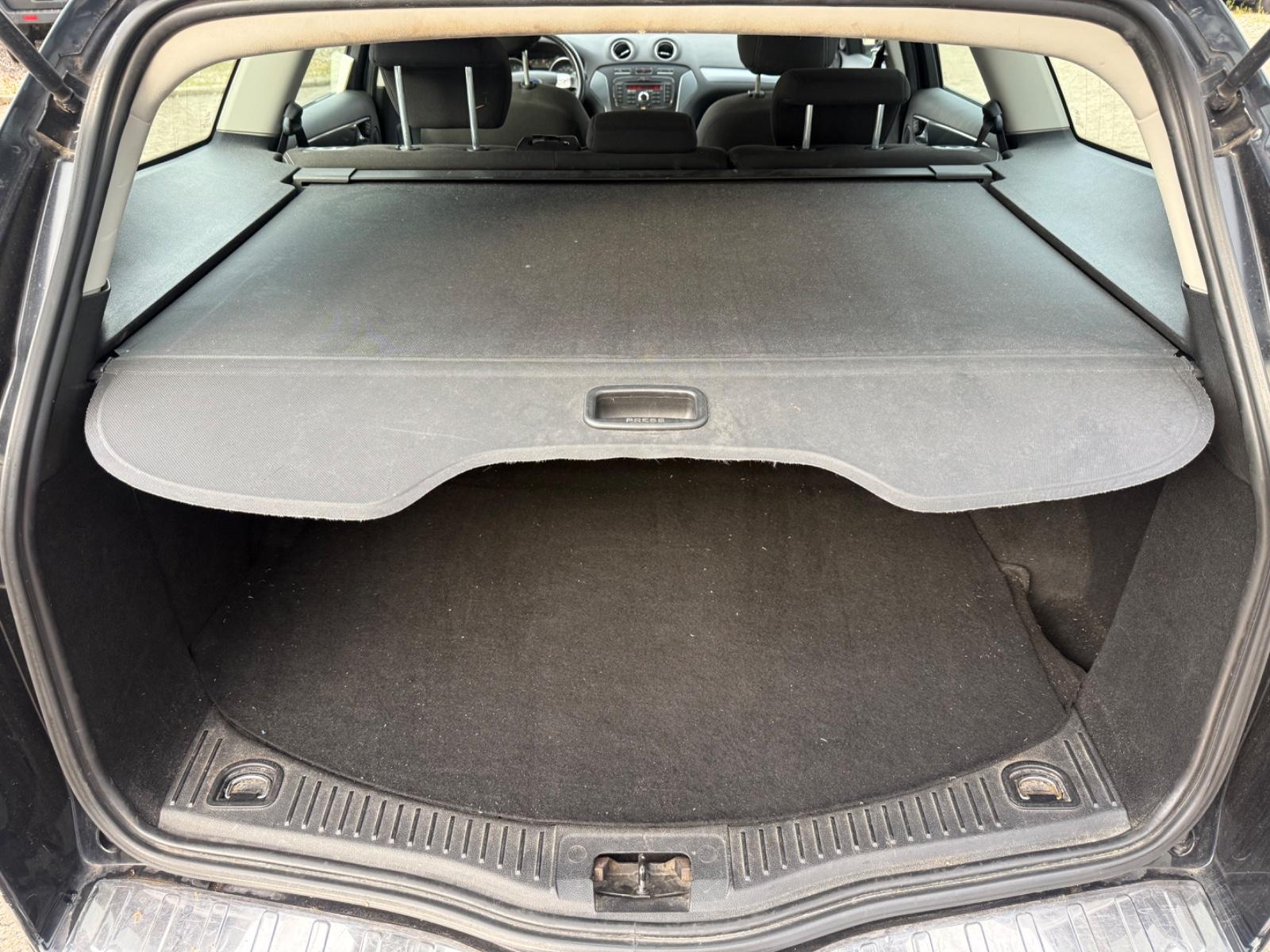 Ford Mondeo 2012 — photo 14