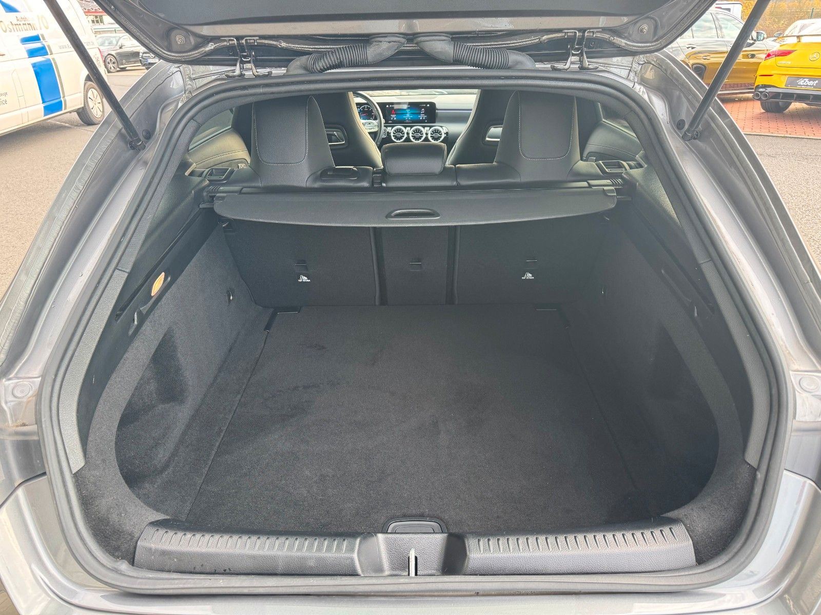 Fahrzeugabbildung Mercedes-Benz CLA 200d SB Edition+AMG+AHK+MultiBeam+Ambiente