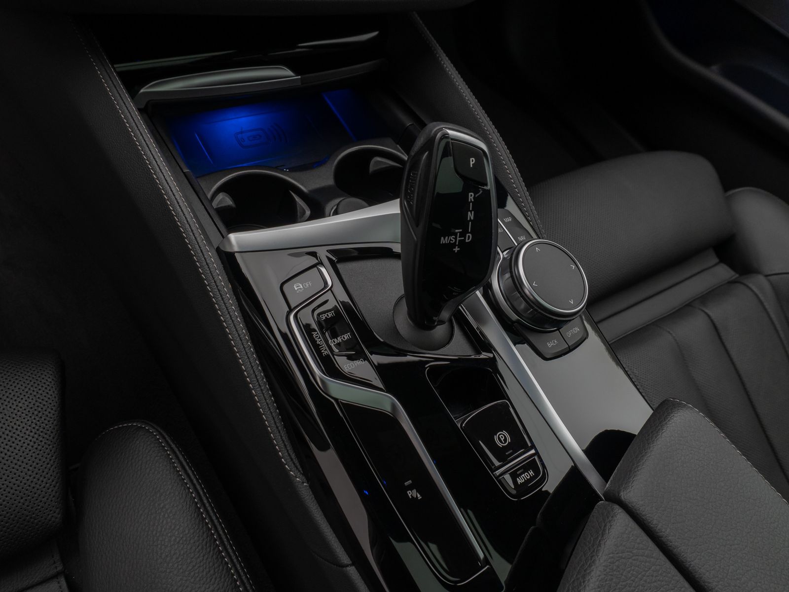 Fahrzeugabbildung BMW 540d xD M Sport Panoram Kamera Laser HUD H/K 19"