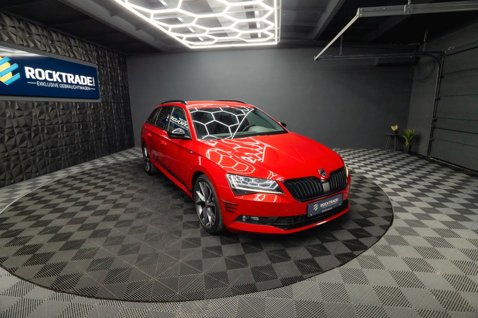 Fahrzeugabbildung SKODA Superb 1.8 TSI Combi Sportline | DAB | Alcantara