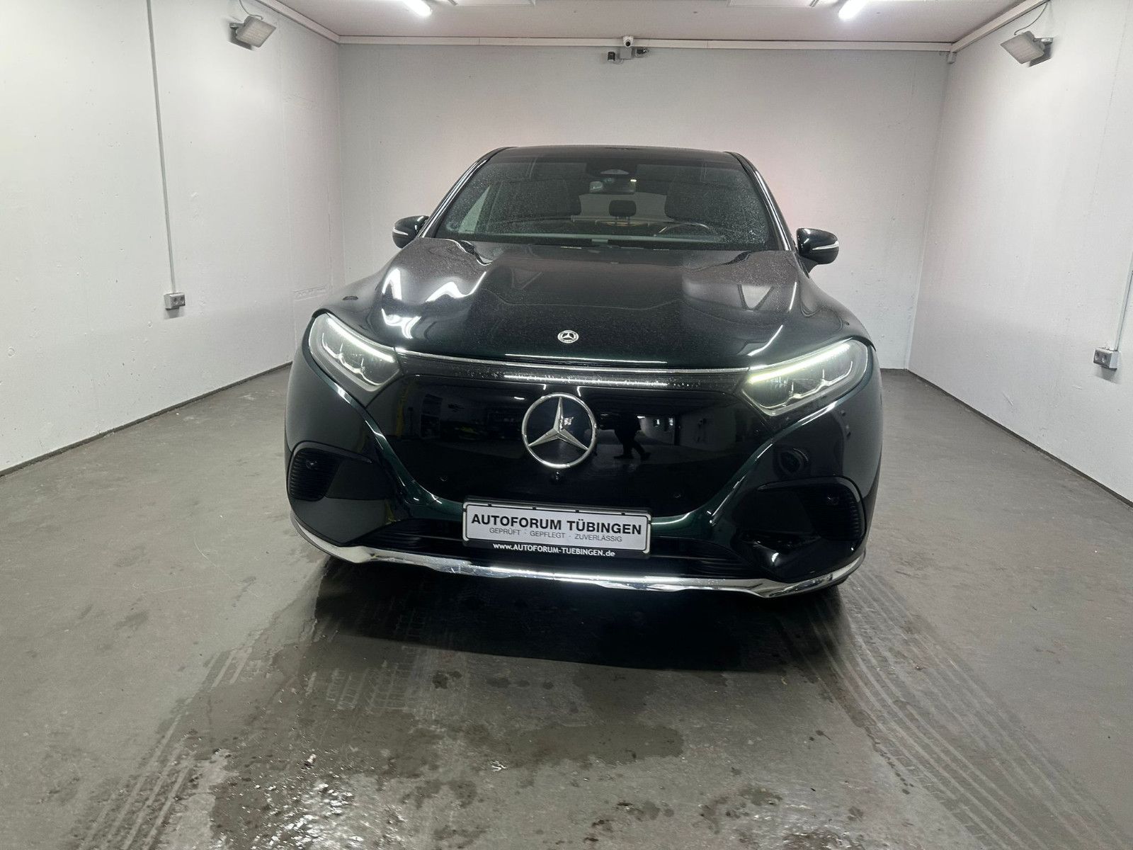 Fahrzeugabbildung Mercedes-Benz EQS 450 SUV *PANORAMA*KEYGO*7 SITZER*