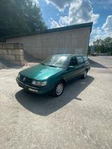 Volkswagen VW Passat, Typ 35I, 10/1995, 2.0 Benzin - VW Passat Variant von 1995