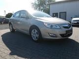 Opel Astra 1.6 Edition KLIMA ALU SITZHEIZUNG PDC - Opel Astra aus 2010: 1.6