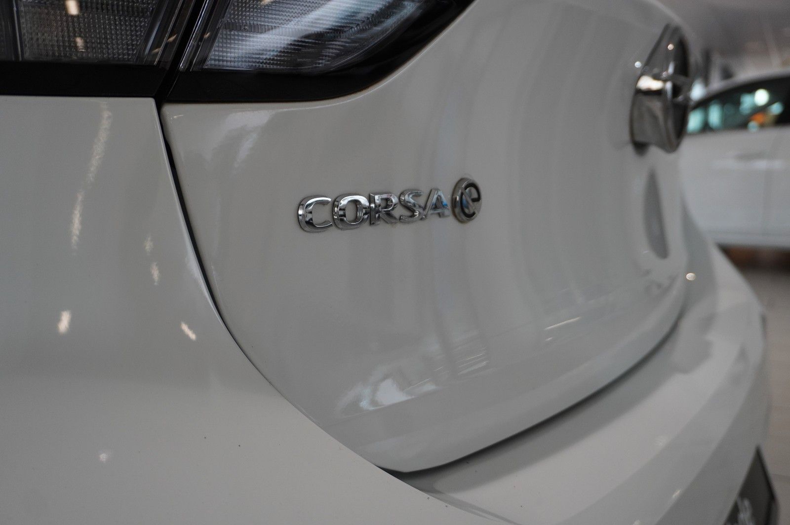 Fahrzeugabbildung Opel Corsa-e F EDITION 7KW NAVI/VIRT/SPORT/DAB/WÄRMEP