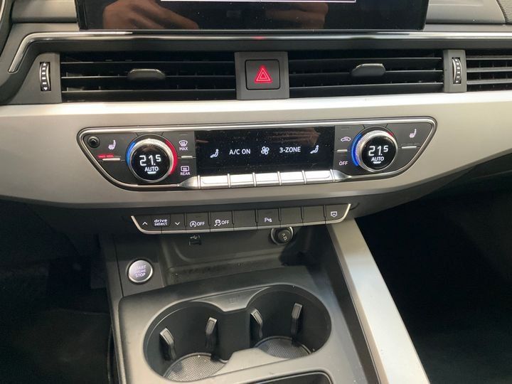 Fahrzeugabbildung Audi A4 Avant 40 TFSI S-line S-tronic *Navi*PDC*LED*