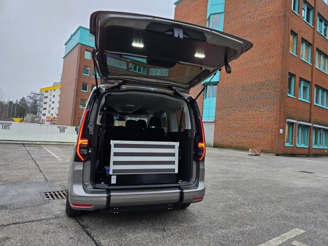 Fahrzeugabbildung Volkswagen Caddy Life Maxi inkl. Rollstuhlrampe