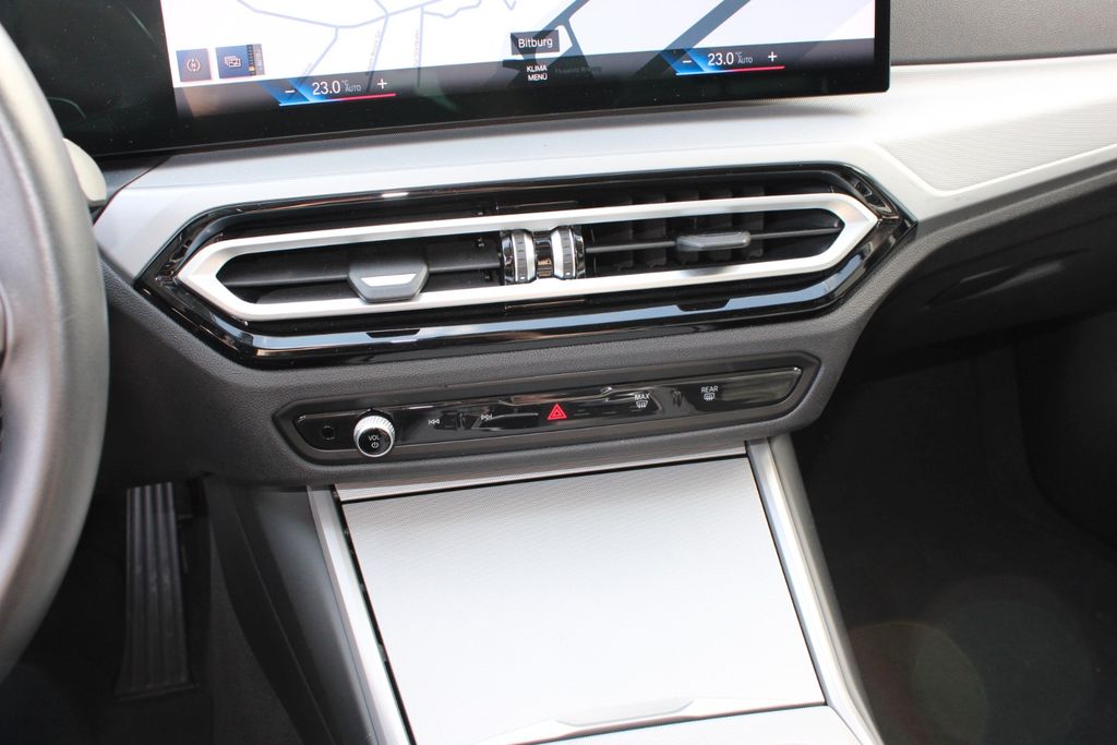 BMW 320d xDrive Touring AUT LED SHZ NAVI PDC ALU