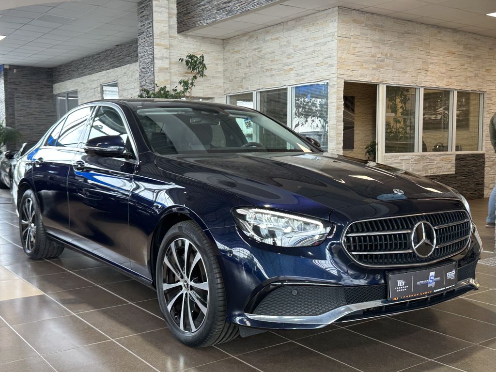 Image of Mercedes-Benz E 300