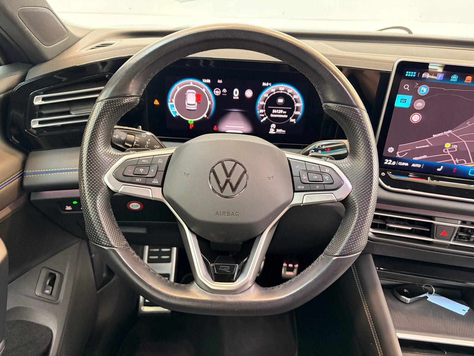 Fahrzeugabbildung Volkswagen Tiguan R-Line 2.0 TDI DSG +Kamera+Navi+ACC + LED