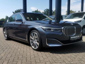 BMW 740 - 4