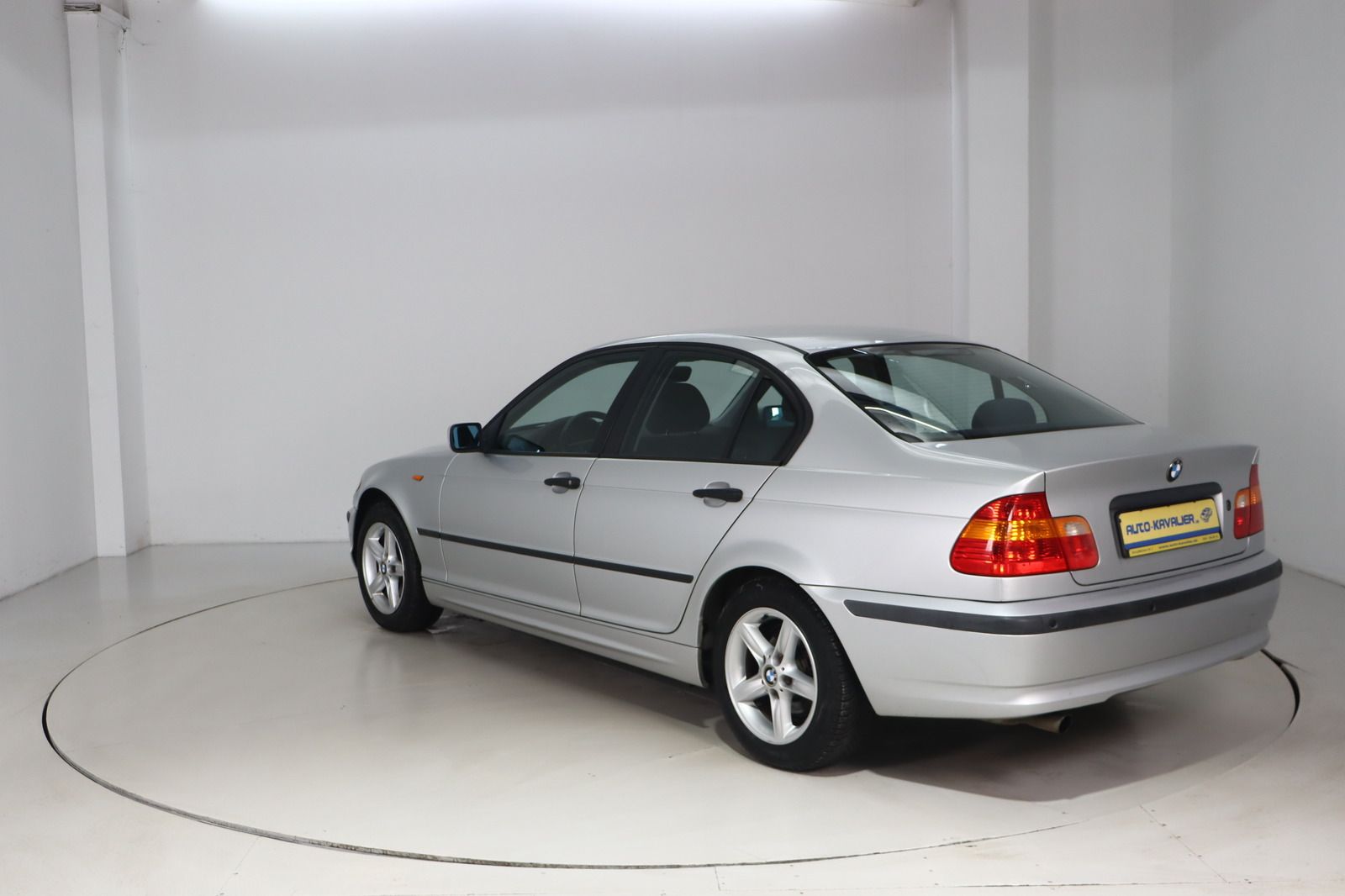 Fahrzeugabbildung BMW 318 i Automatik * SHZ * Xenon * HU/AU 03.27
