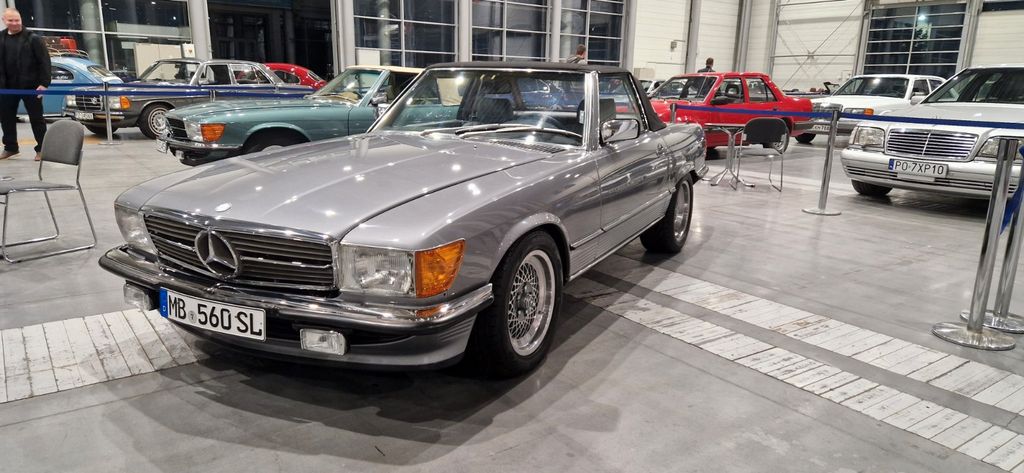 Mercedes-Benz SL 560