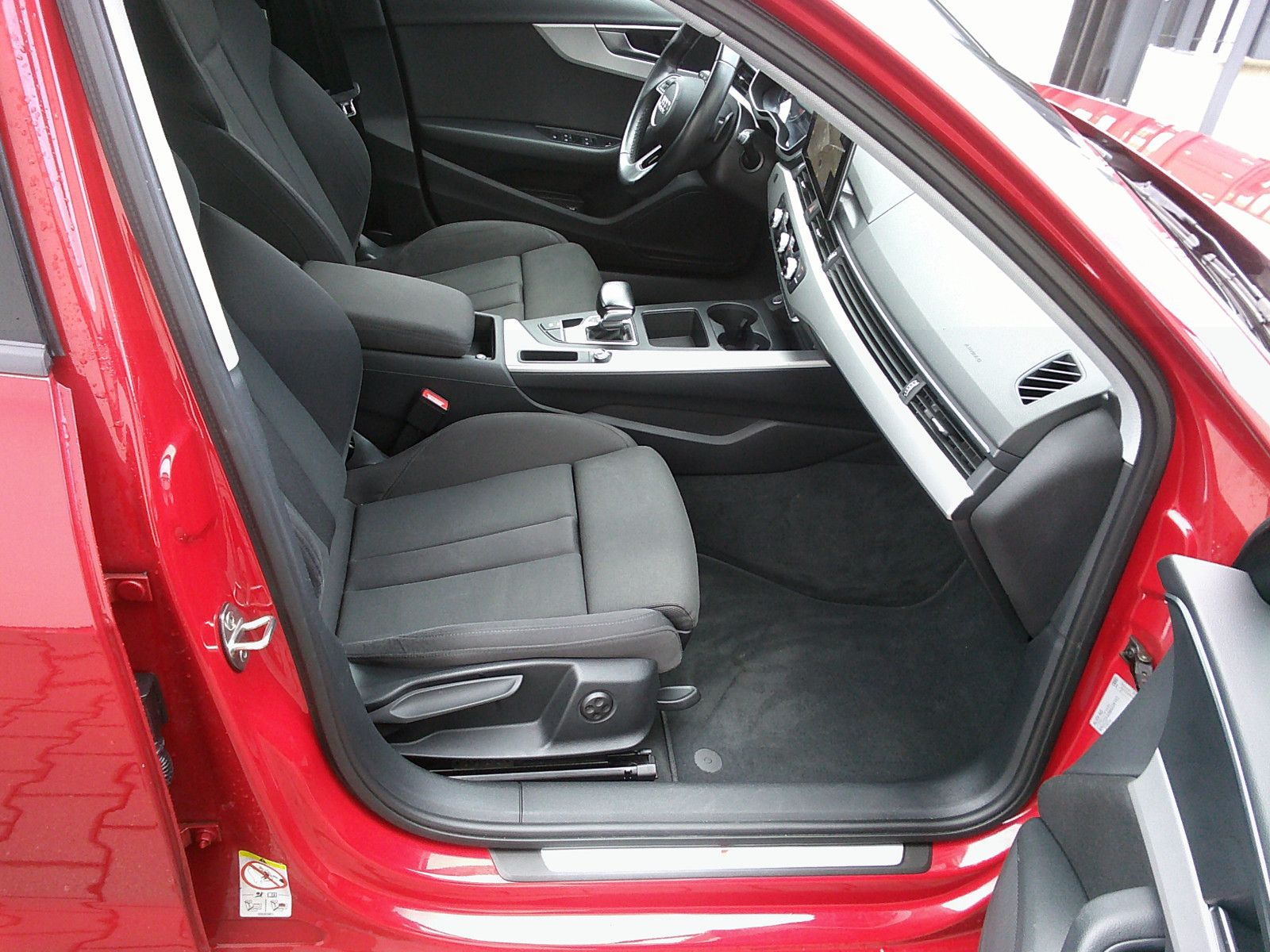 Fahrzeugabbildung Audi A4 Avant 35 TDI S line