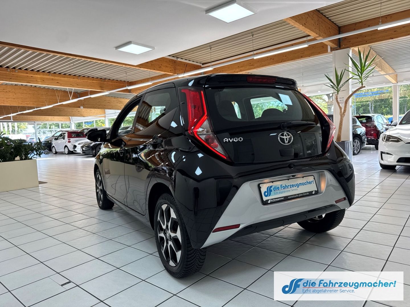 Fahrzeugabbildung Toyota Aygo X-Play Team D 1.0 EU6d-T Apple CarPlay Andr