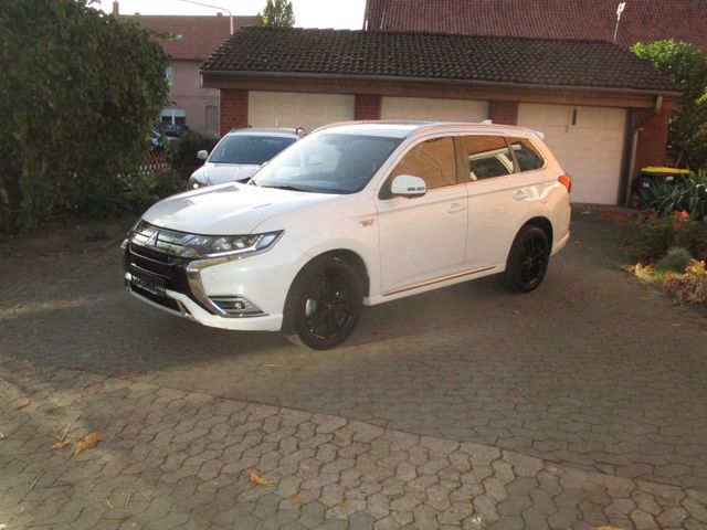 Mitsubishi Outlander 2.4 PLUG-IN HYBRID 4WD Plus Spirit