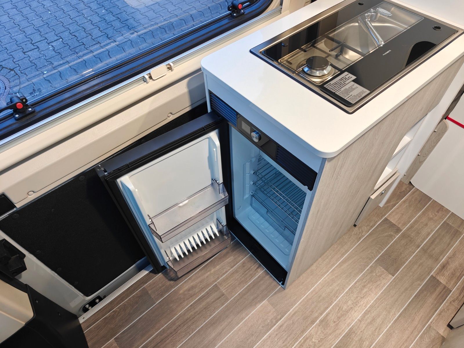 Fahrzeugabbildung Roller Team Livingstone Next 540 - SAT, TV, Solar, Kamera -