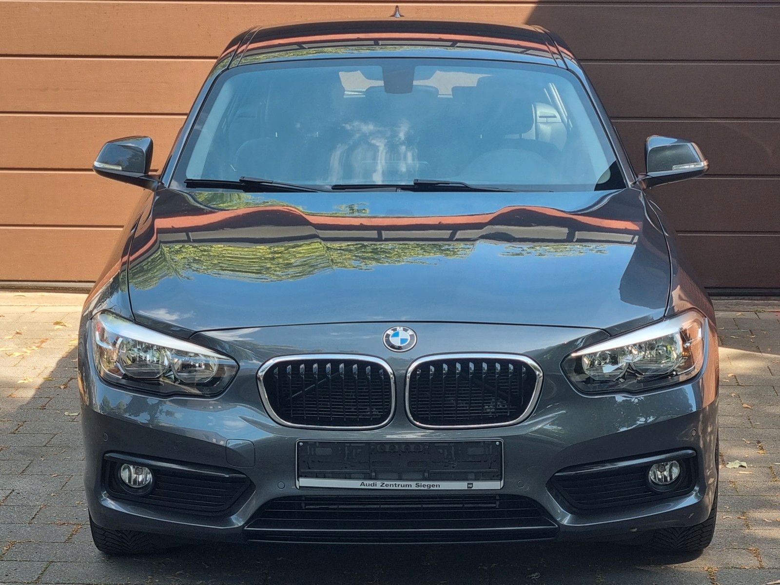 BMW 118 Baureihe 1 Lim. 5-trg. Advantage, NAVI;LEDER