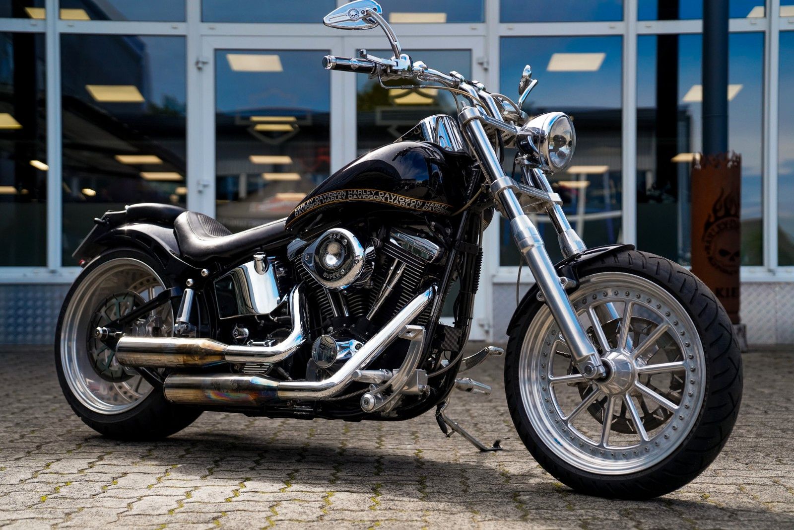 Fahrzeugabbildung Harley-Davidson FLSTC HERITAGE SOFTAIL CLASSIC EVO Custom Umbau