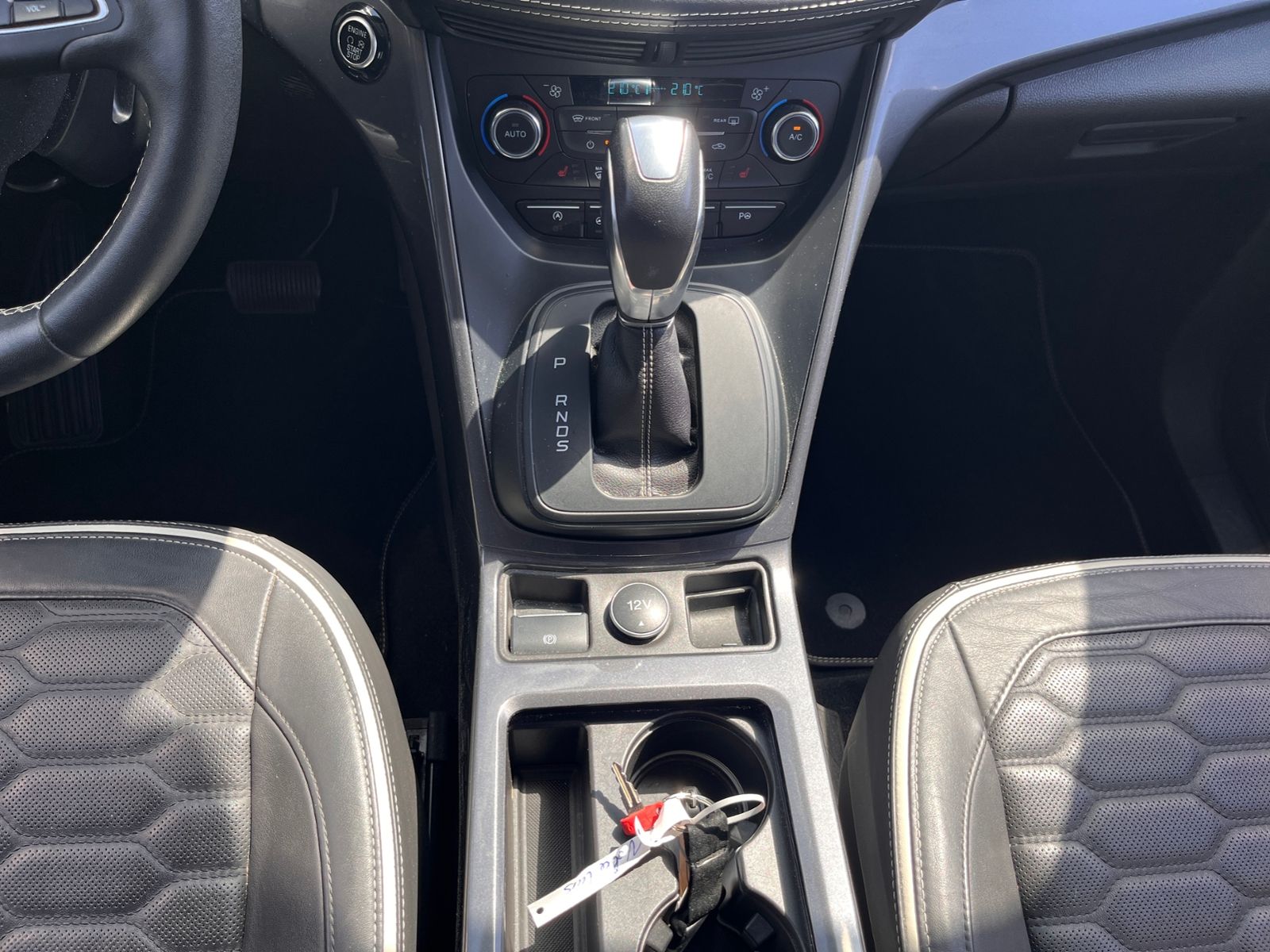 Fahrzeugabbildung Ford Kuga Vignale AWD AHK ACC * BEDINGT FAHRBEREIT