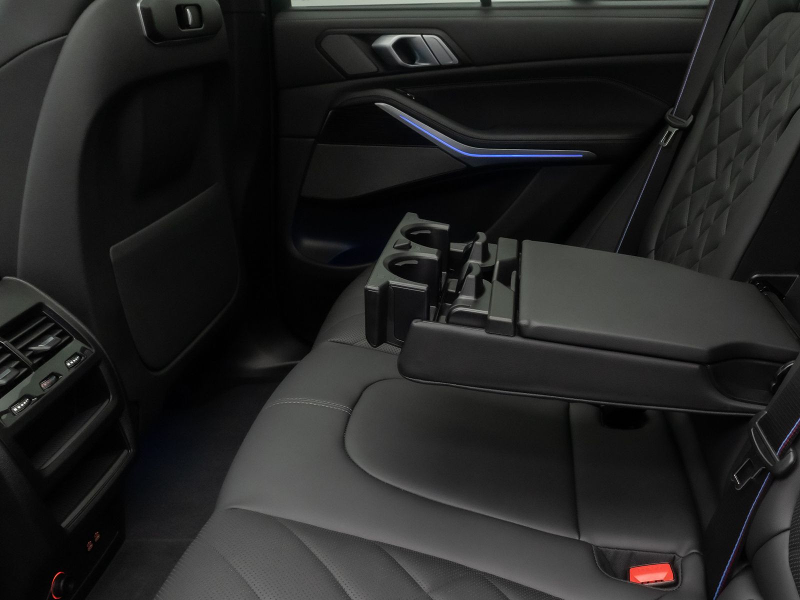 Fahrzeugabbildung BMW X5 M60i Panorama H/K DAB HUD 360&deg; Komfort 22Zoll