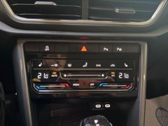 VW T-Roc 1.5 TSI Style DSG LED ACC NAVI AHK MASSAGE