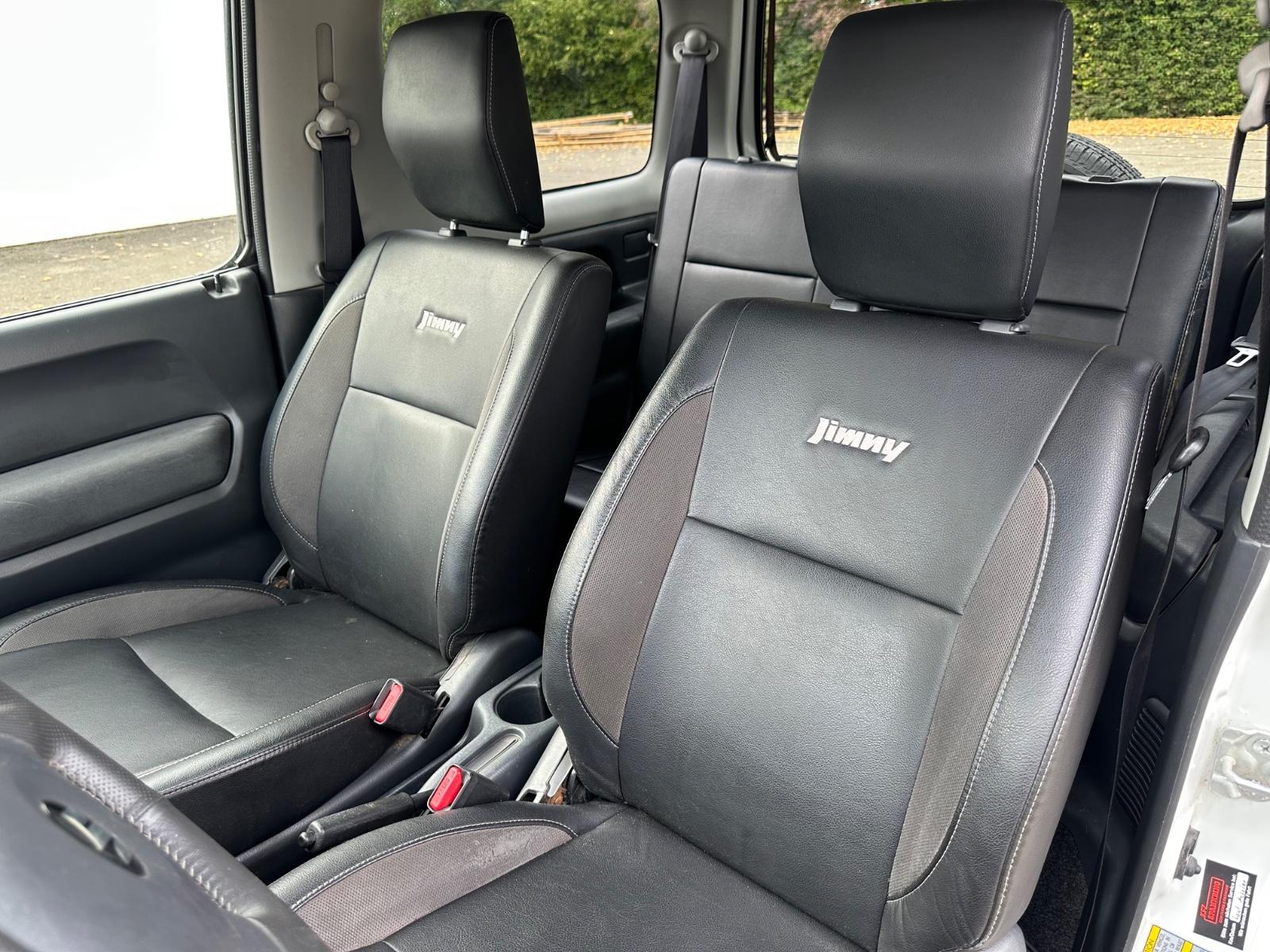 SUZUKI JIMNY 1.3 VVT 86ch 4X4 STYLE - CUIR - ATTELAGE - SIÈGES CHAUFFANTS - CLIMATISATION