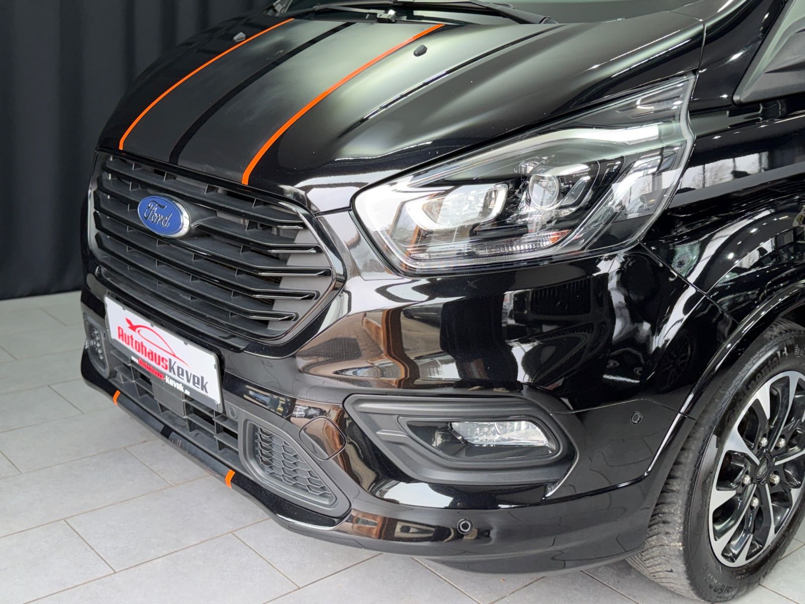 Fahrzeugabbildung Ford Tourneo Custom Sport|AUTOMATIK|LEDER|NAVI|8-SITZ