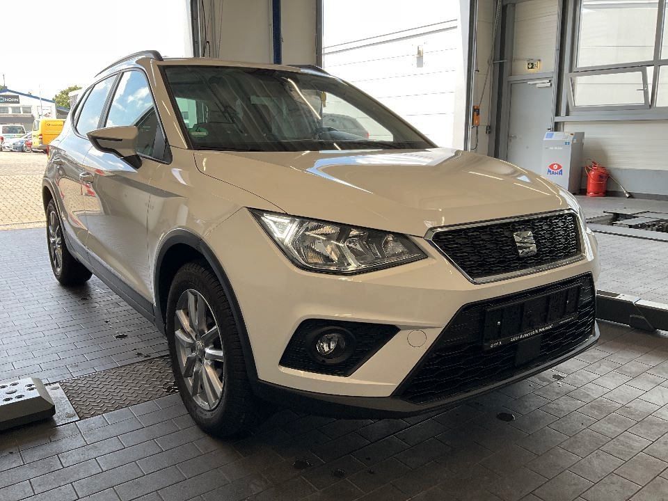 Fahrzeugabbildung SEAT Arona Style TSI DSG AHK SITZHEIZUNG ALU 1.HAND