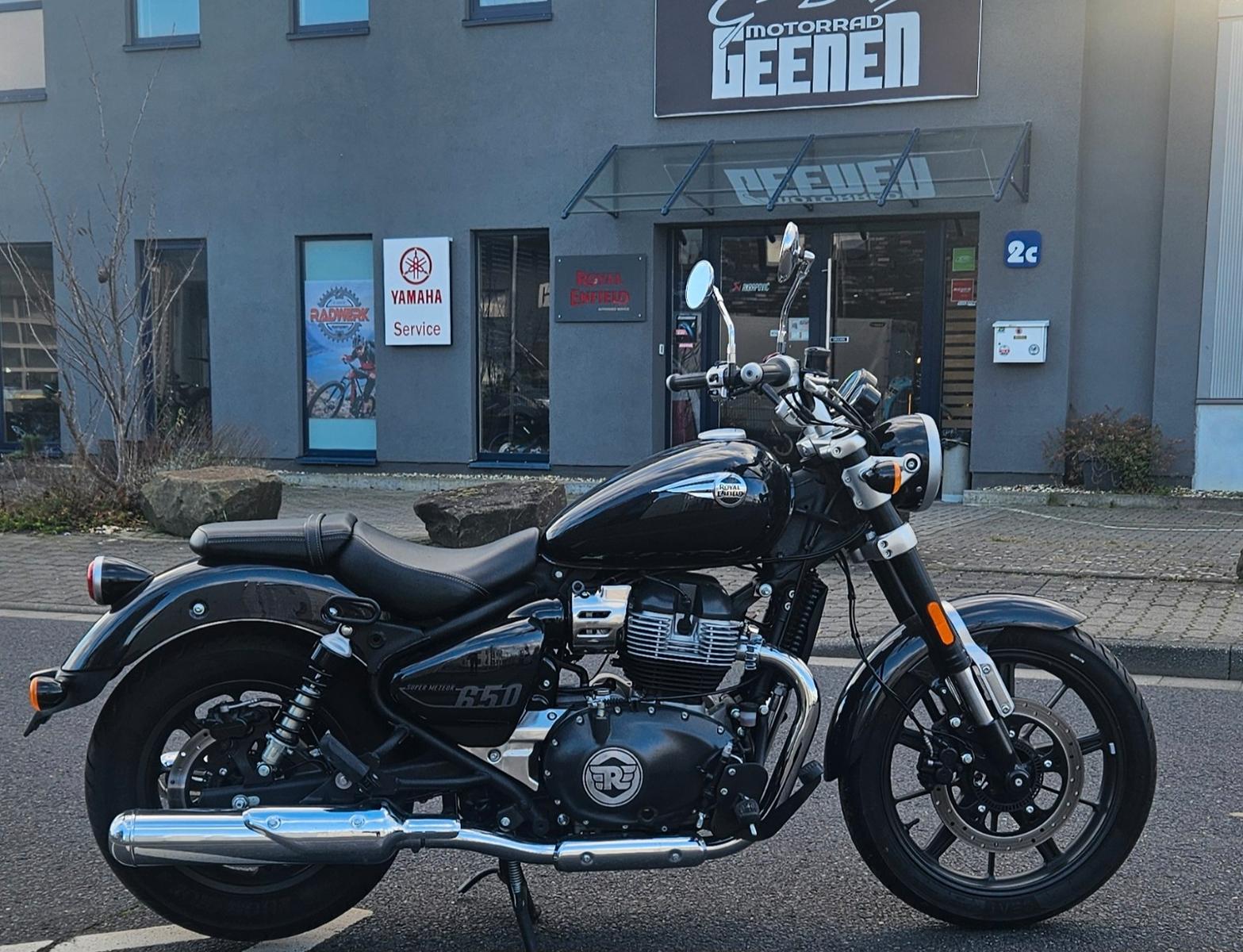 Royal Enfield Super Meteor 650