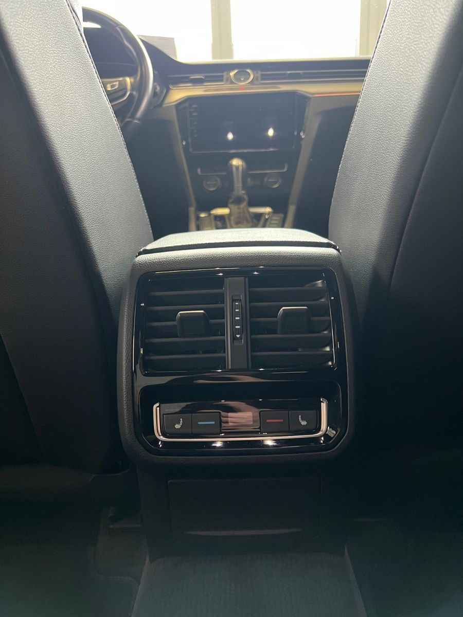 Fahrzeugabbildung Volkswagen Arteon R-Line 4Motion 239PS *PANORAMADACH*ACC*