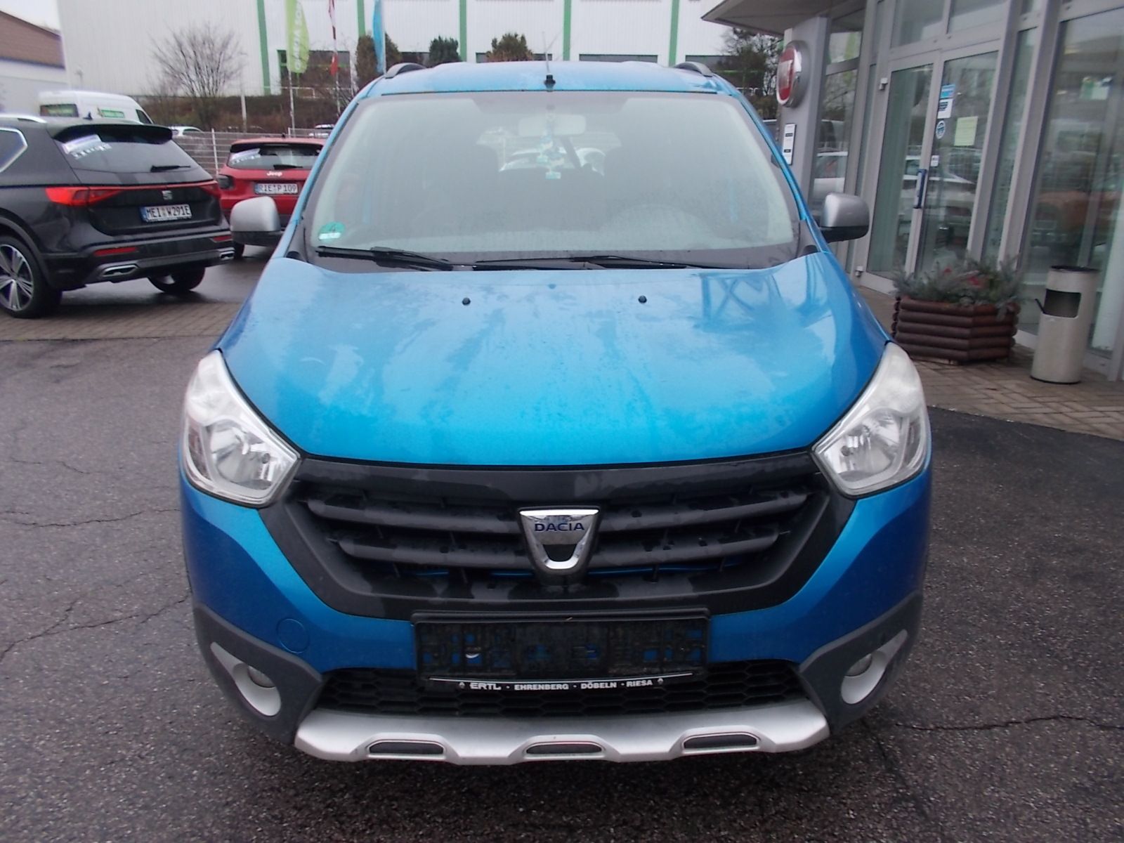 Fahrzeugabbildung Dacia Lodgy Stepway 1.2 TCe 7 Sitze