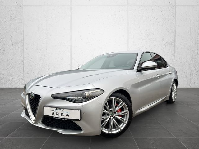 Alfa Romeo Giulia 2.2 JTDM Super Aut.*Sportpaket*Leder*Keyl