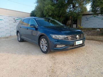 Volkswagen Passat - 1