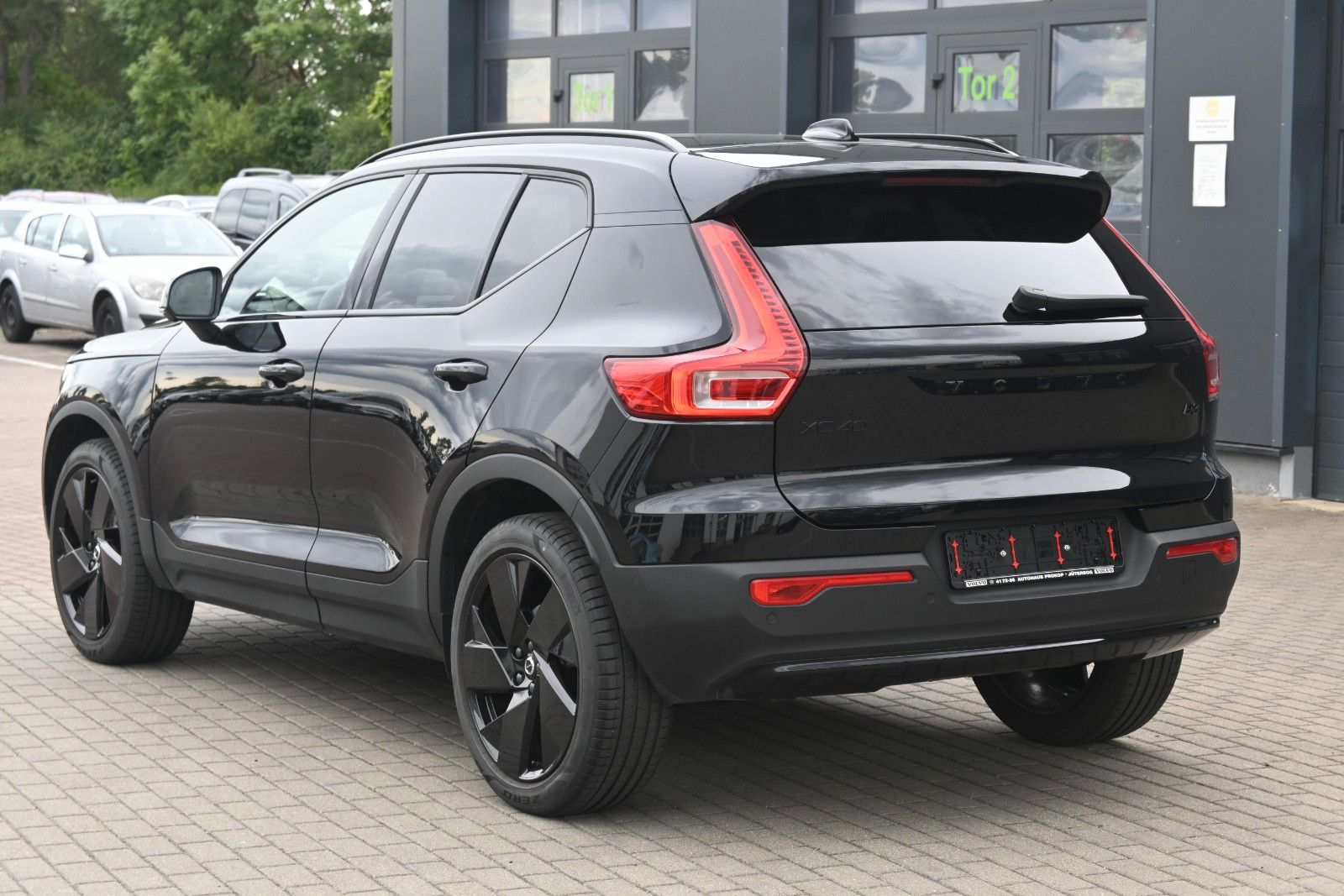 Fahrzeugabbildung Volvo XC40 B3 Plus Black Edition*LED*360*H&K*BLIS*20"