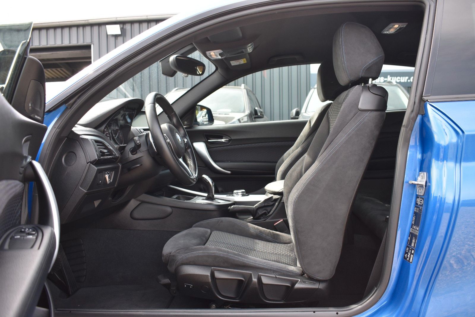 Fahrzeugabbildung BMW BMW M135i xDrive H&K 19 Zoll Navi Prof