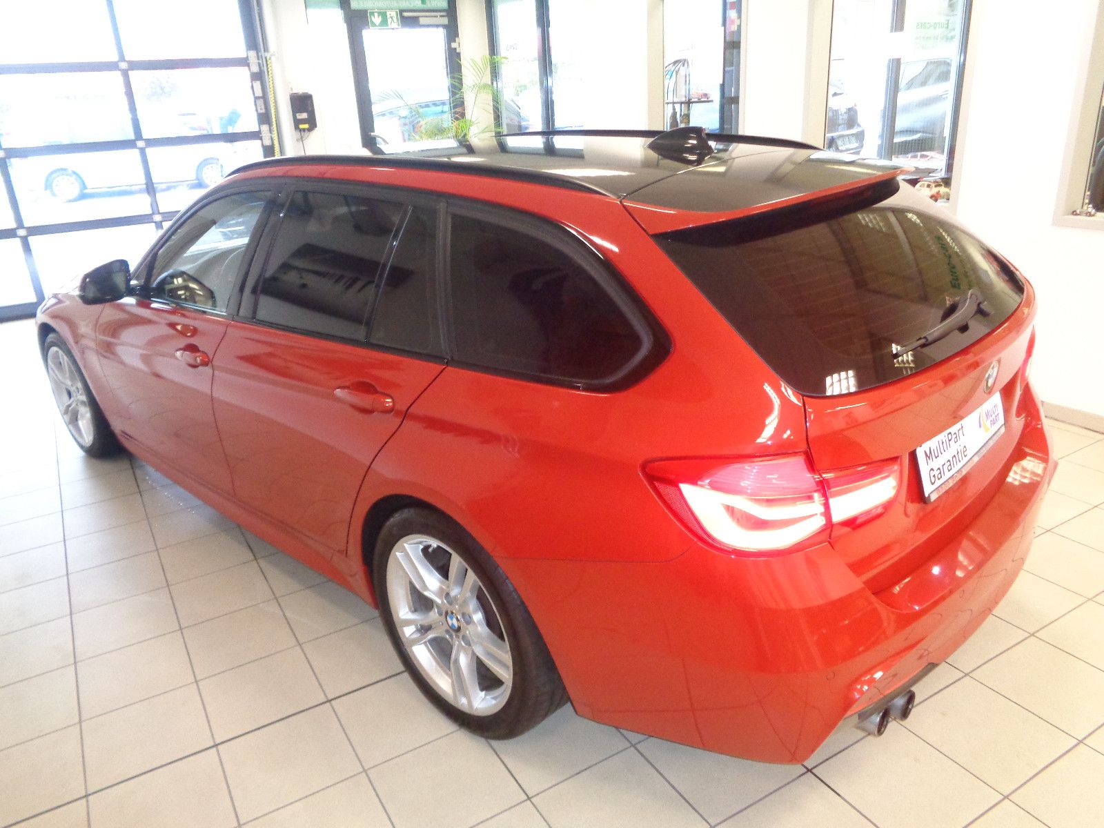 Fahrzeugabbildung BMW 320d  Touring  M Sport/1.HAND/SCHECKHEFTGEPFLEGT