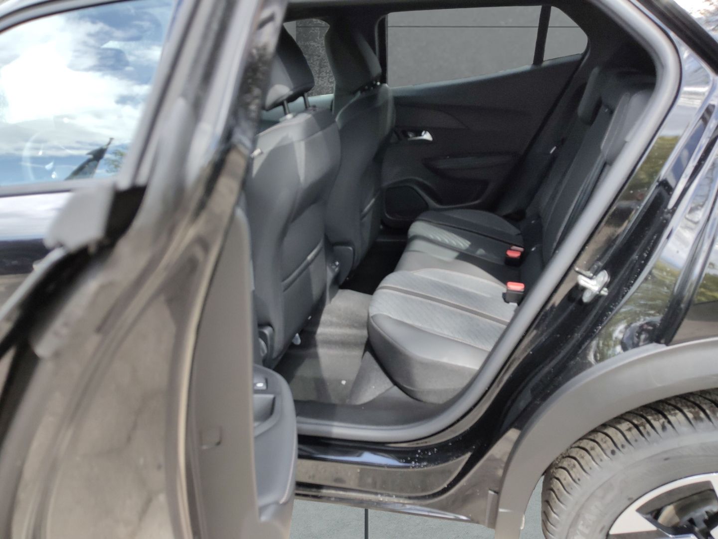 Peugeot 2008 - Bild 9
