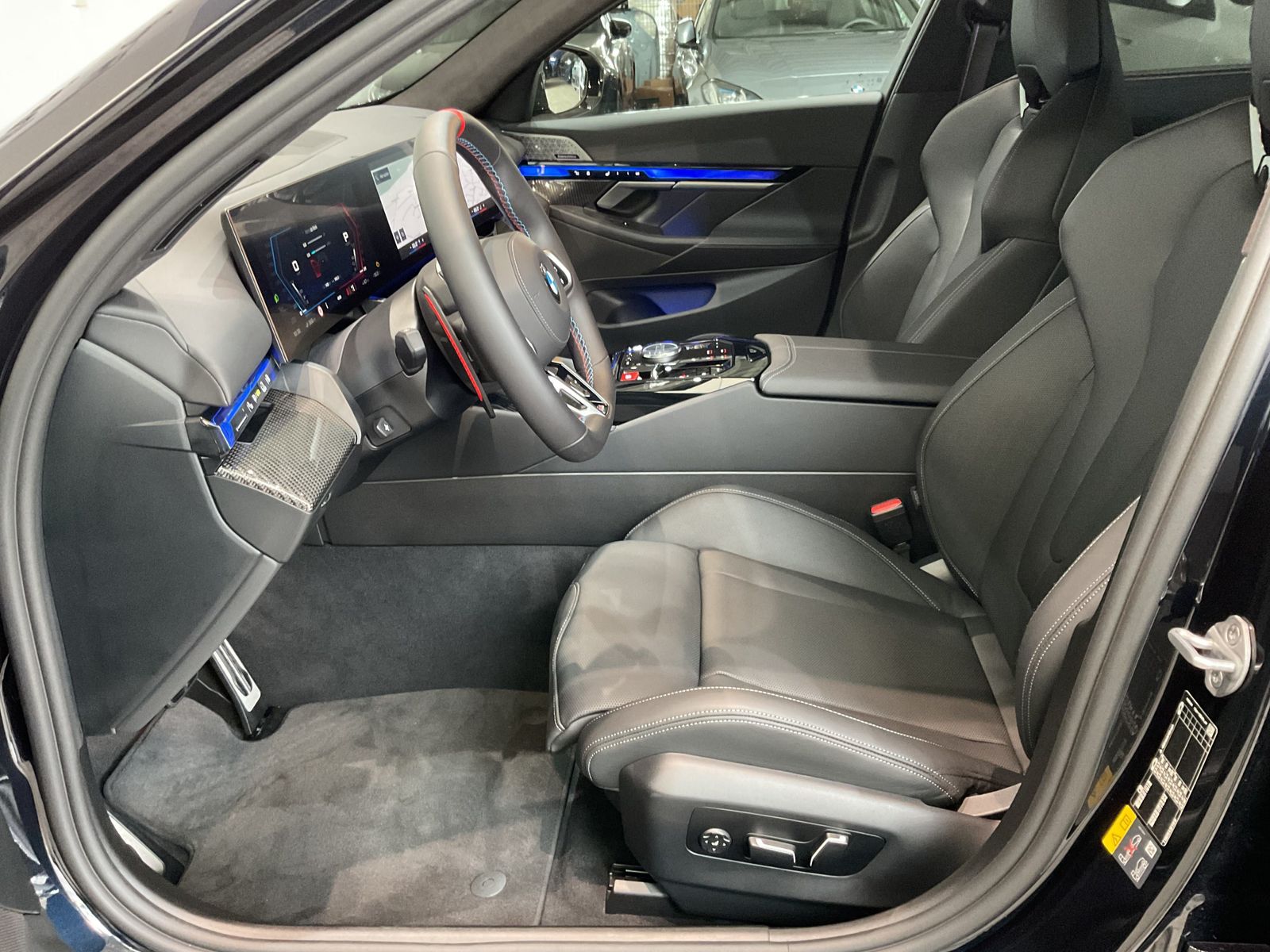 Fahrzeugabbildung BMW M5 Limousine Sitzlüftung, Bowers & Wilkins, M Ca