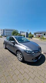 Renault Clio // 8xbereift (Winter&Sommer auf Alu)  - Renault Clio mit Benzin-Antrieb: Kleinwagen, Automatik, Klimaanlage