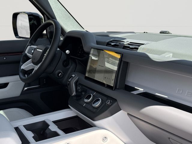 Land Rover Defender 130 D300 X-Dynamic HSE
