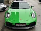 Porsche 911 Carrera 4 Coupe GTS PDK / Carbon Dach / A... - Porsche: Grün, 911