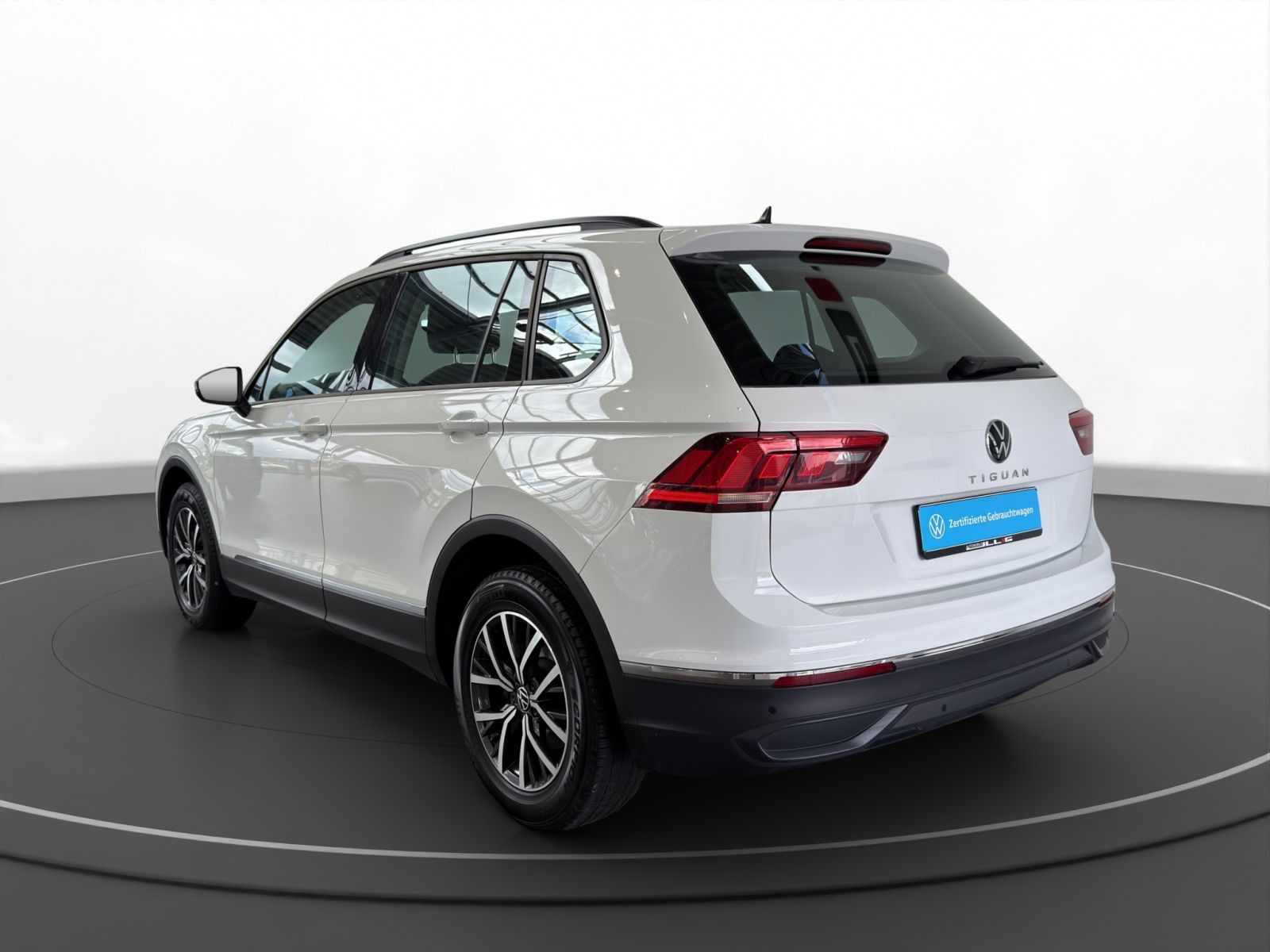 Volkswagen Tiguan 1.5 TSI Navi Wipa Alu foto 4