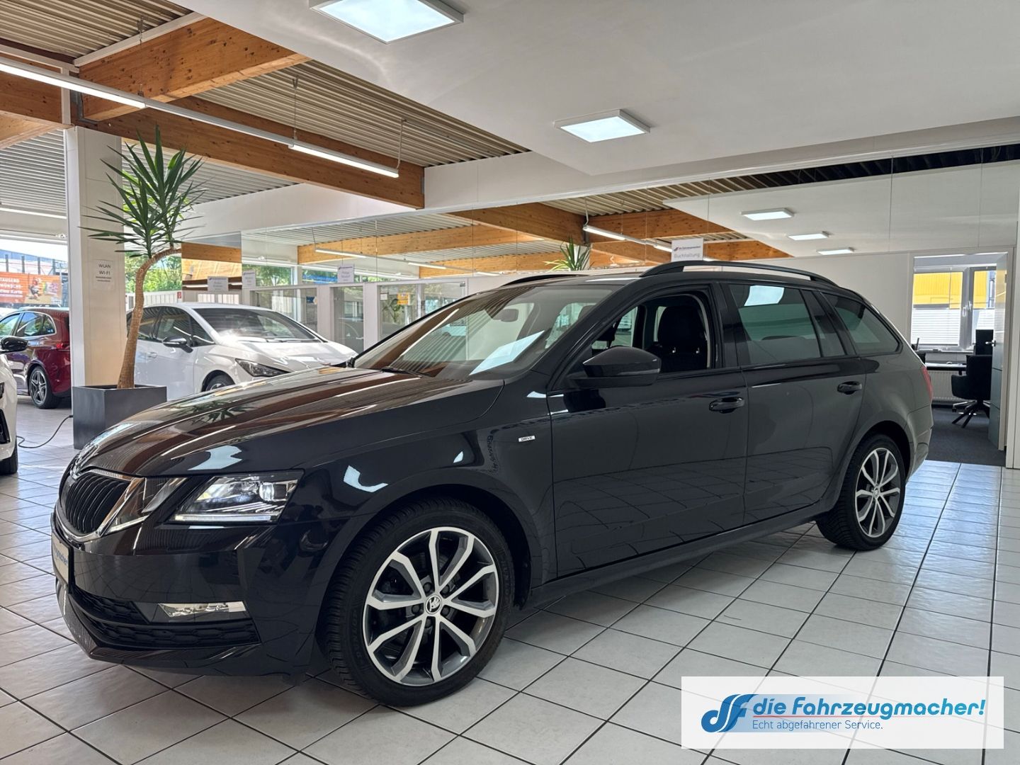 Fahrzeugabbildung SKODA Octavia Combi Drive 1,4 DSG 150PS AHK Navi LED B