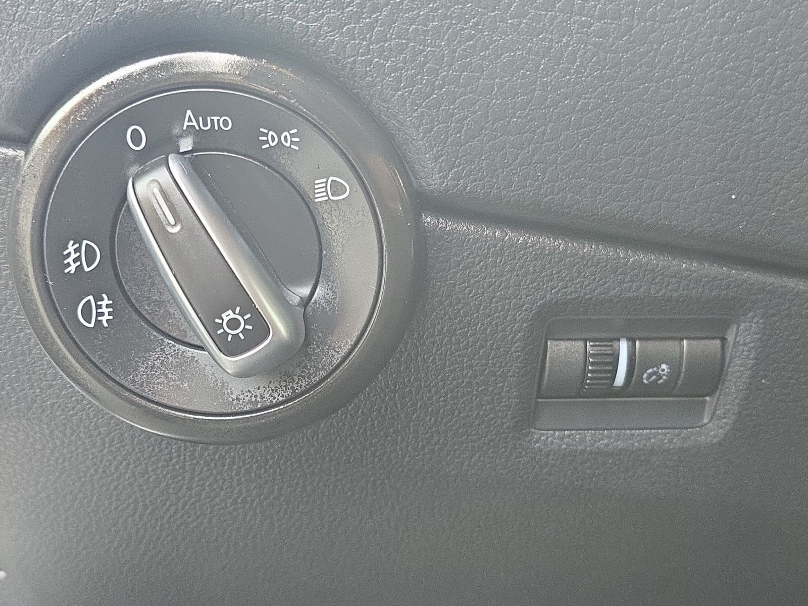 Fahrzeugabbildung Volkswagen T6 Multivan Generation Six+DSG+7 Sitze+AHK+LED