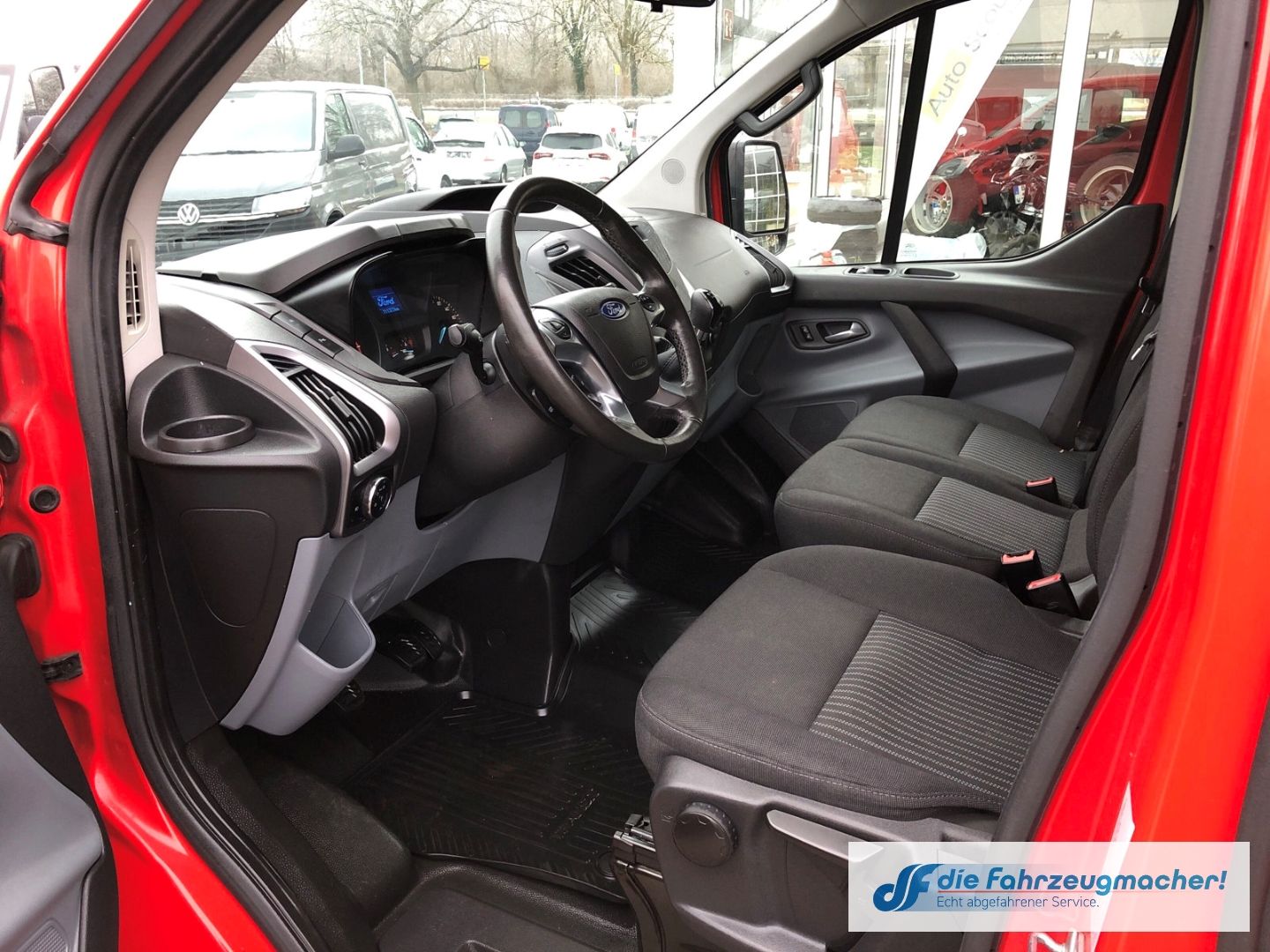 Fahrzeugabbildung Ford Transit Custom Kombi 310 L1 Trend 2.0 TDCi *2325