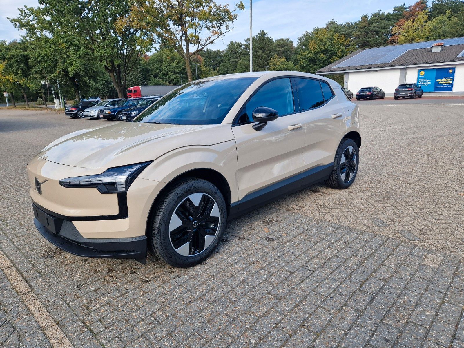 Volvo EX30 Plus 2WD Pure Electric imagem 3