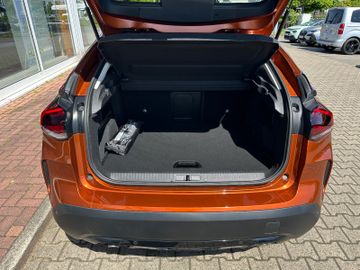 Citroën C4 PT130 EAT8 Shine | PDach - RCam - Navi - SH