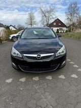 Opel Astra j 1,6l 4 Türig - Opel Astra: Türig